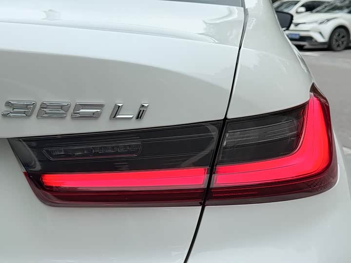 Фото 14 - BMW 3 Series