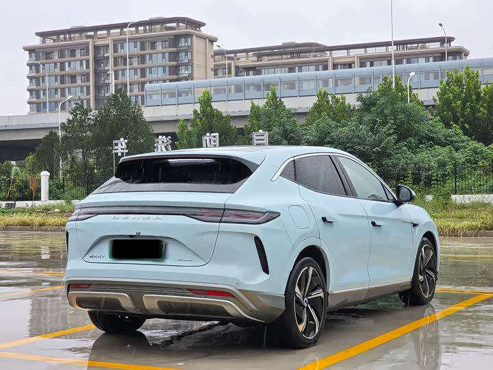 Фото 5 - Denza N7