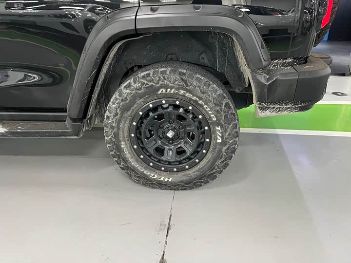 Фото 9 - Tank 300