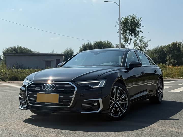 Фото 1 - Audi A6L