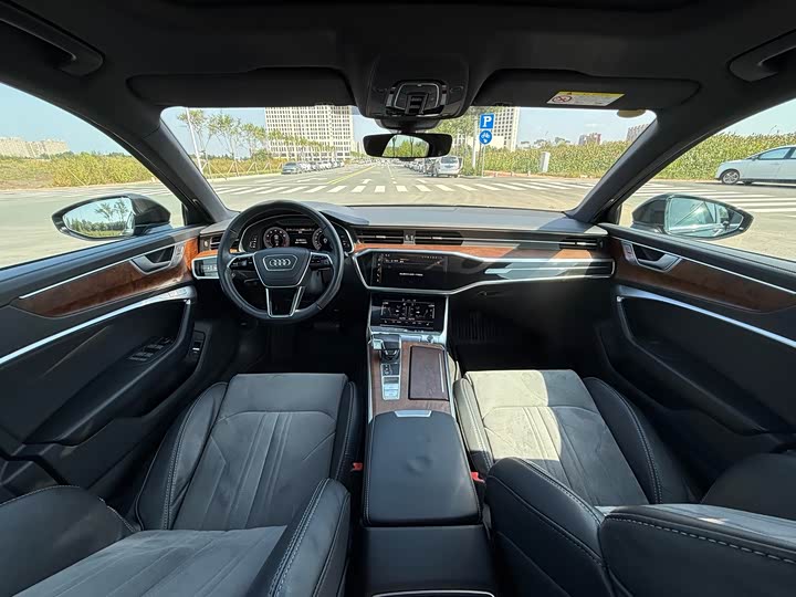 Фото 6 - Audi A6L