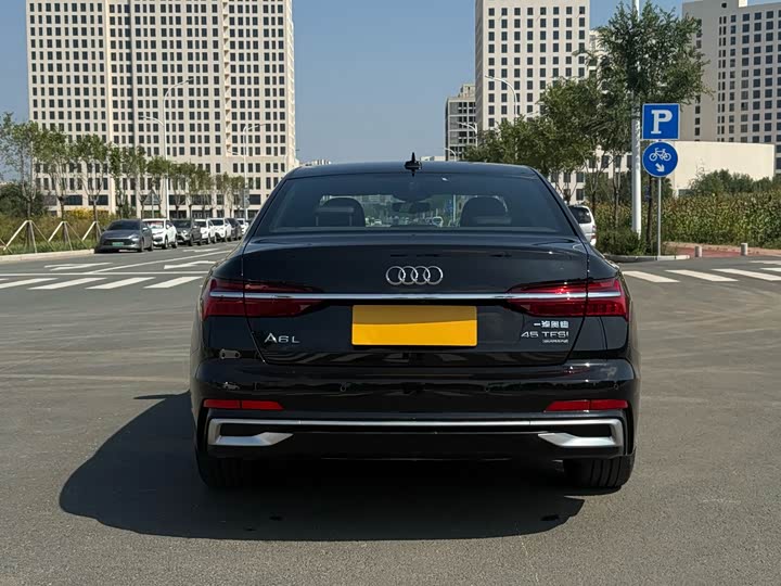 Фото 8 - Audi A6L