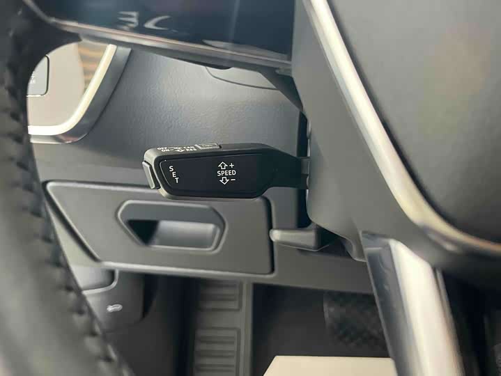 Фото 14 - Audi A6L