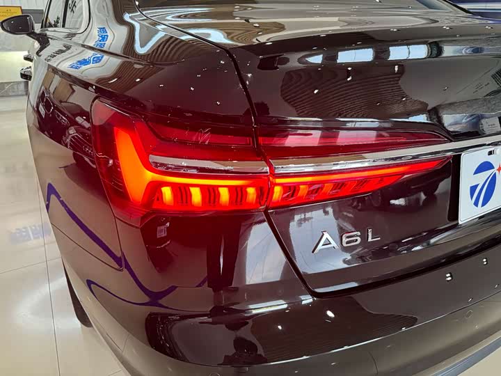 Фото 22 - Audi A6L