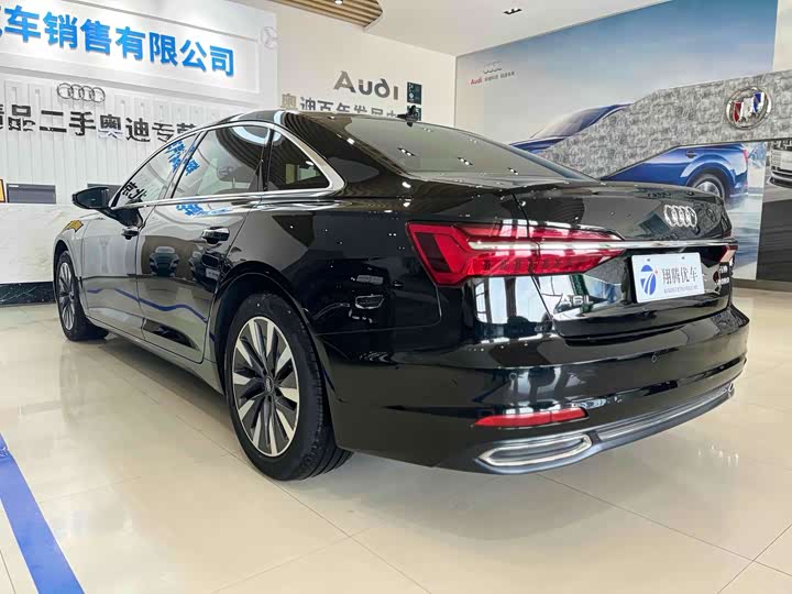 Фото 6 - Audi A6L