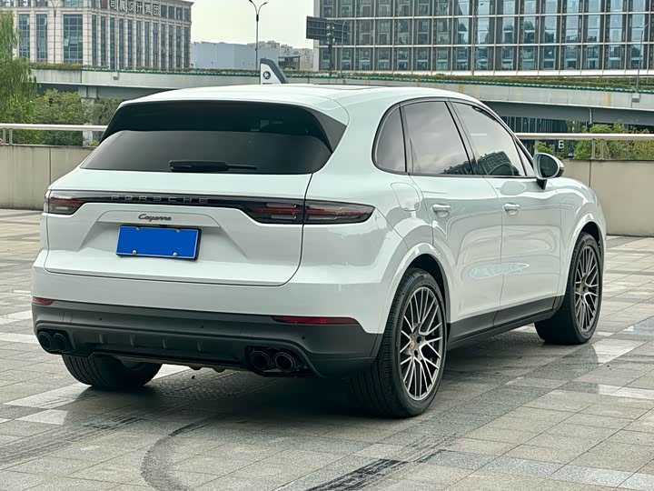 Фото 8 - Porsche Cayenne