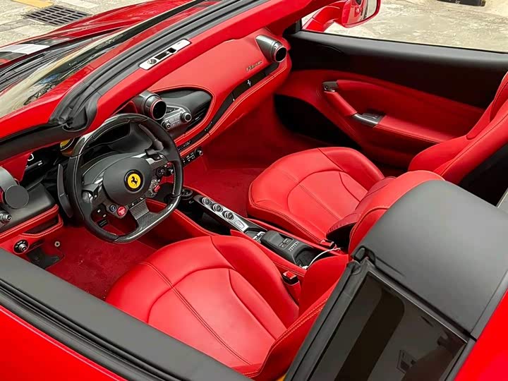 Фото 17 - Ferrari F8