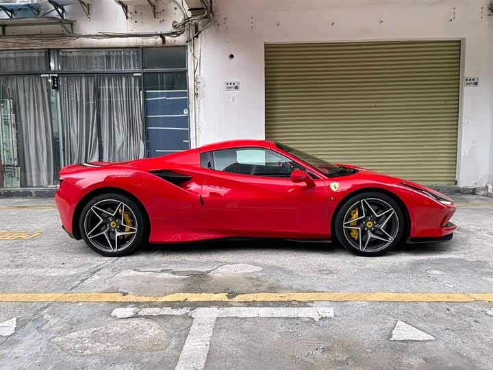 Фото 7 - Ferrari F8