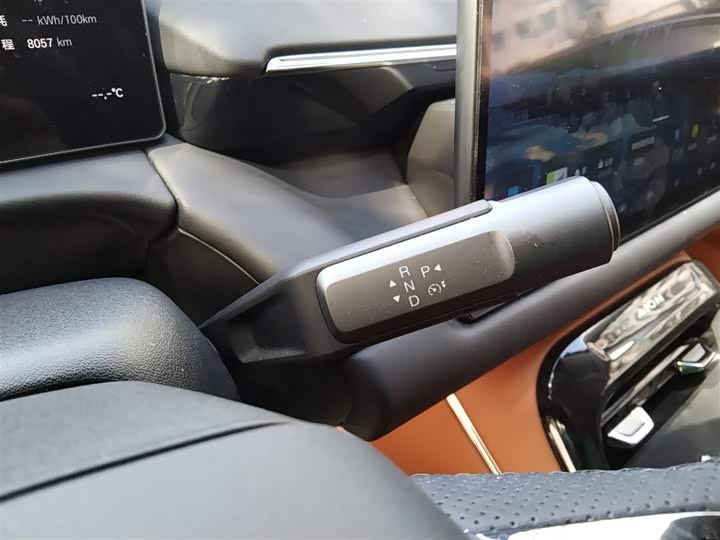 Фото 14 - GAC Aion V