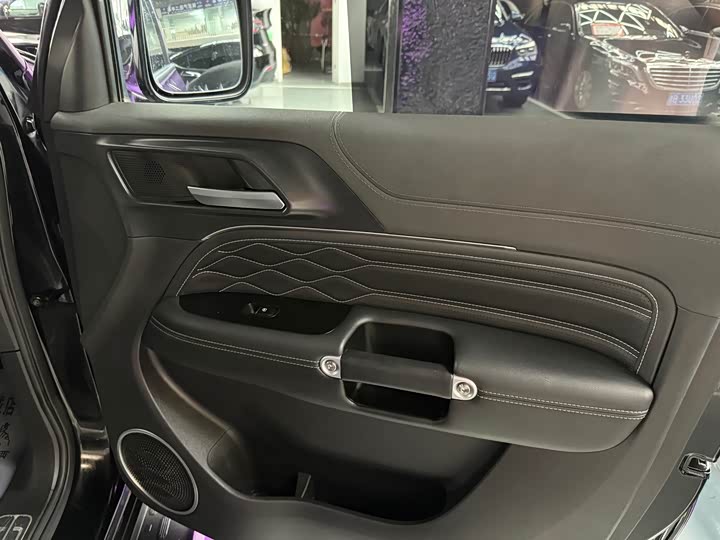 Фото 12 - Tank 300