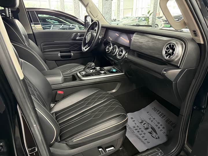 Фото 13 - Tank 300