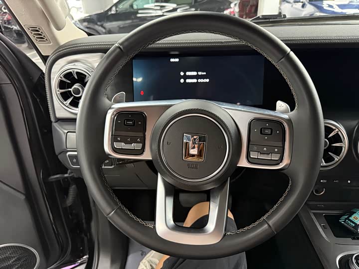 Фото 5 - Tank 300