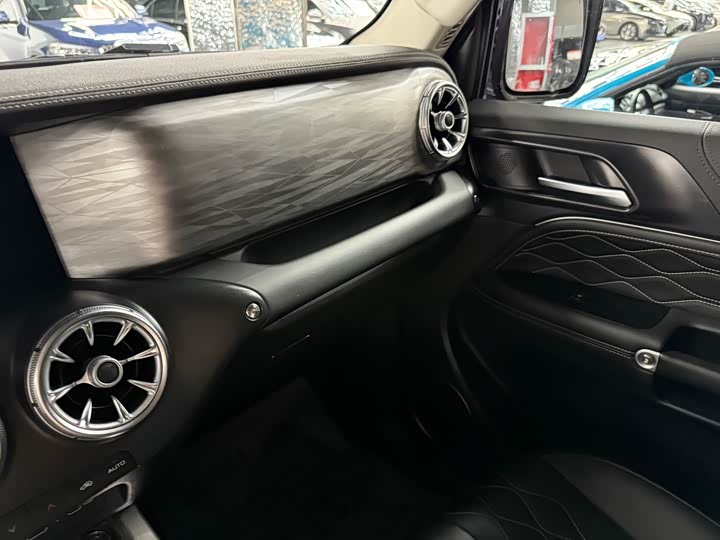 Фото 7 - Tank 300