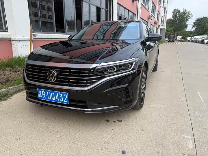 Фото 1 - Volkswagen Passat