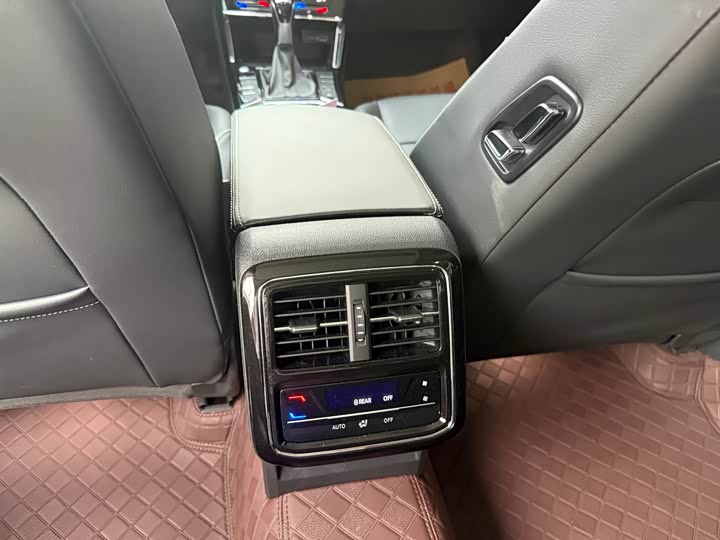 Фото 13 - Volkswagen Passat