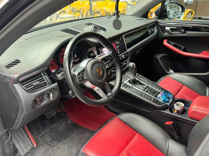 Фото 2 - Porsche Macan