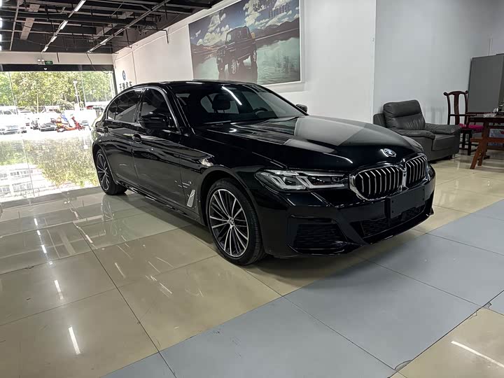 Фото 3 - BMW 5 Series