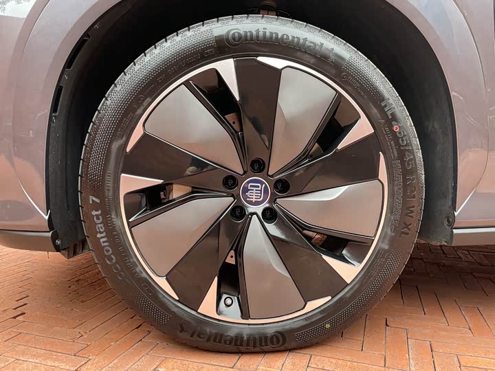 Фото 11 - BYD Tang L