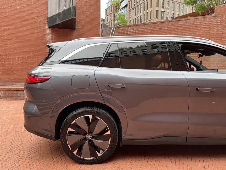 Фото 13 - BYD Tang L