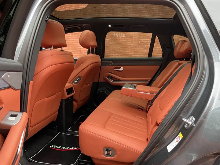 Фото 24 - BYD Tang L