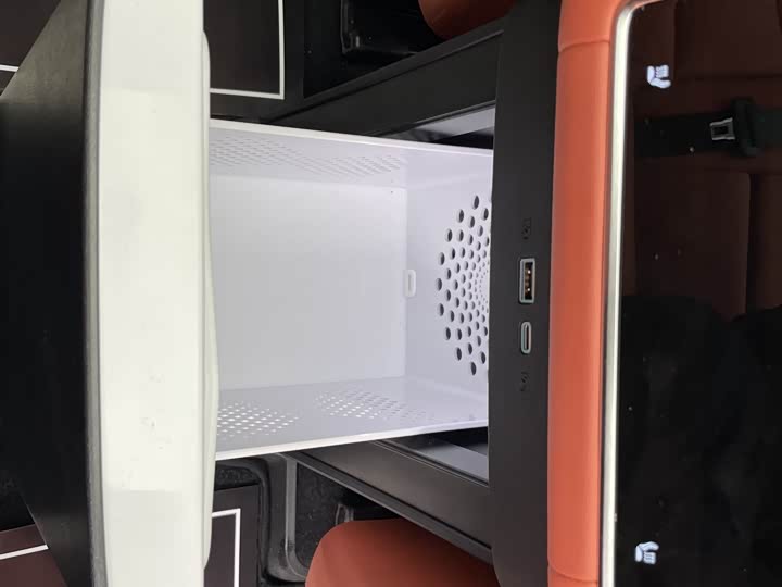 Фото 29 - BYD Tang L