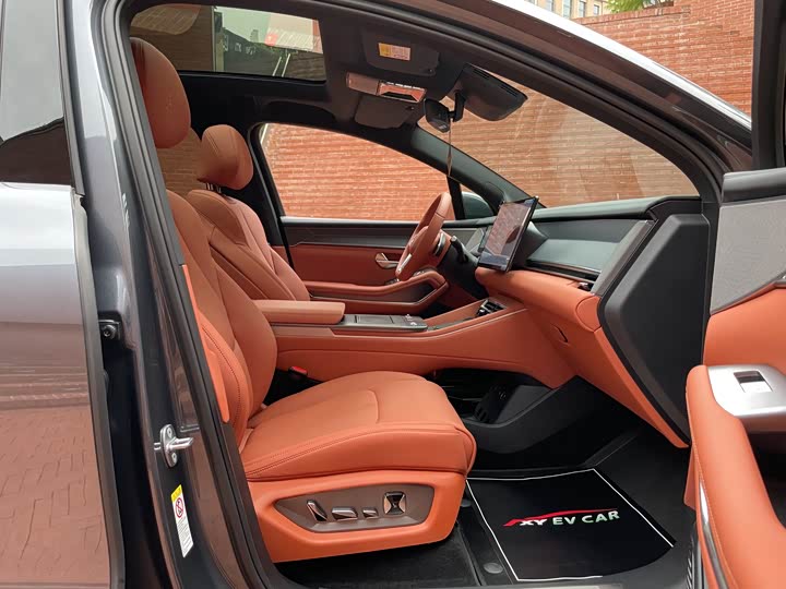 Фото 33 - BYD Tang L