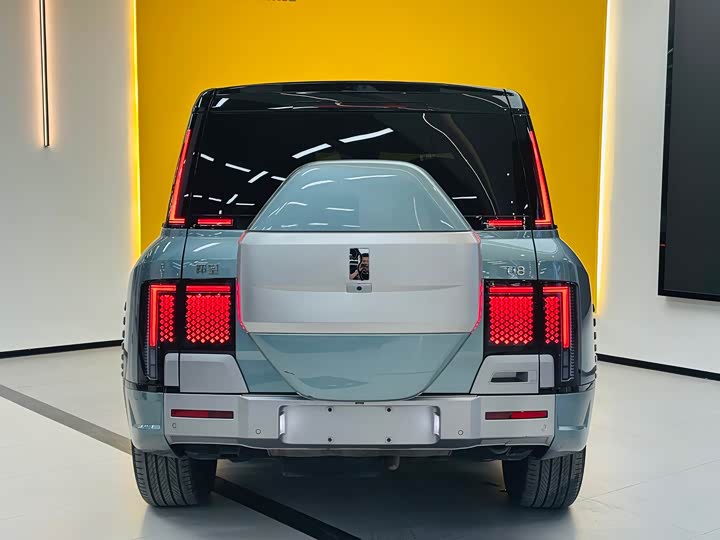 Фото 14 - BYD Yangwang U8