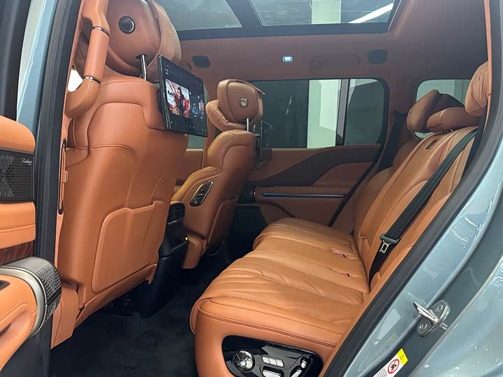 Фото 7 - BYD Yangwang U8