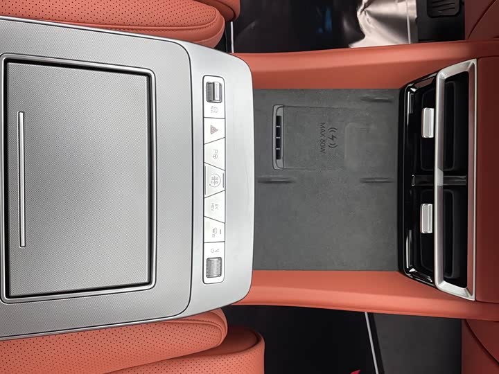 Фото 19 - BYD Tang L