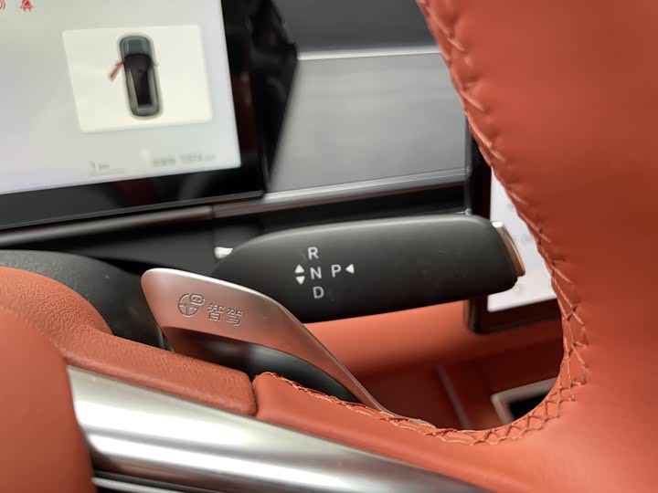 Фото 20 - BYD Tang L