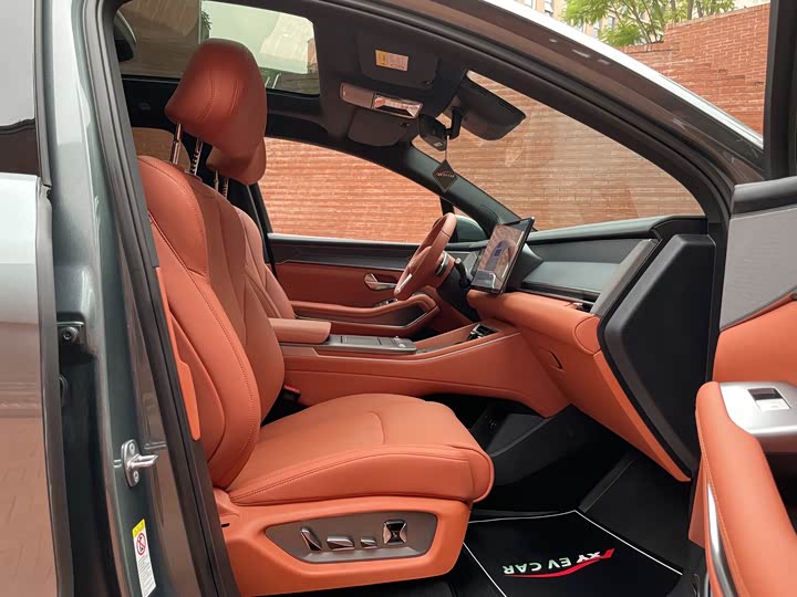 Фото 30 - BYD Tang L