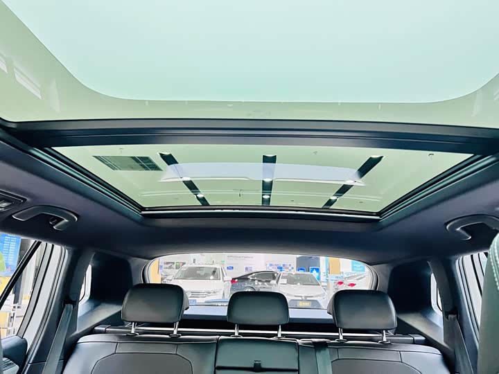 Фото 18 - Volkswagen Tayron