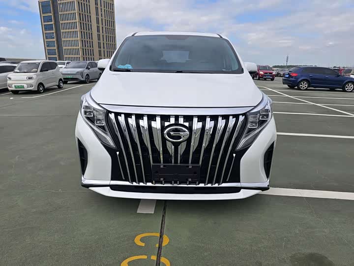 Фото 2 - GAC Trumpchi M8