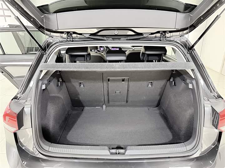 Фото 13 - Volkswagen Golf