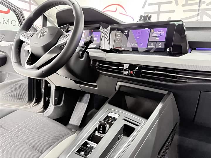 Фото 18 - Volkswagen Golf