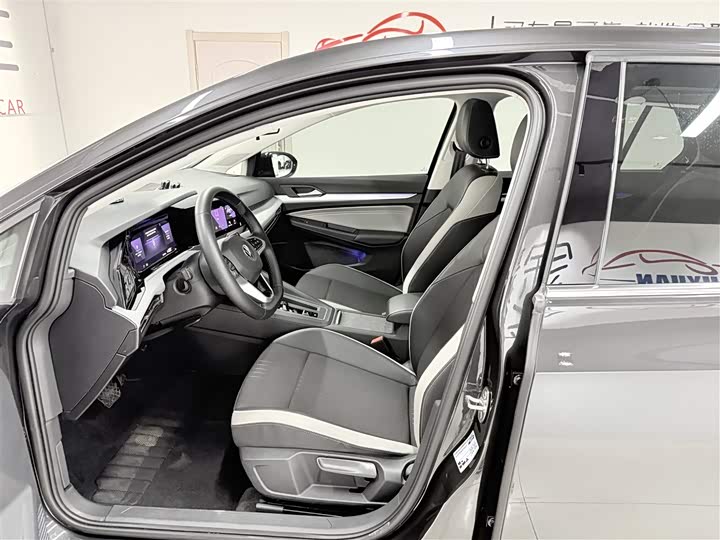 Фото 7 - Volkswagen Golf