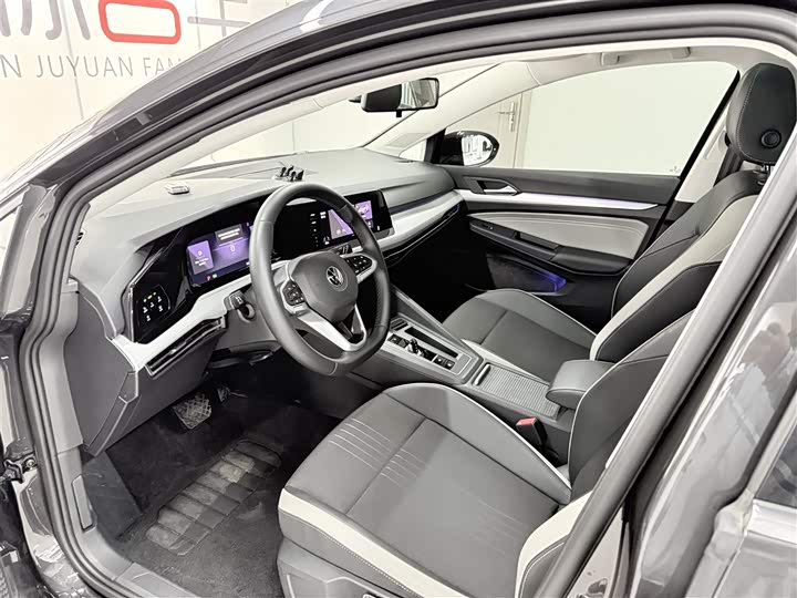 Фото 8 - Volkswagen Golf