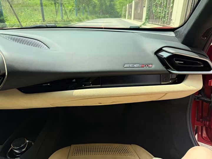 Фото 6 - Ferrari 296