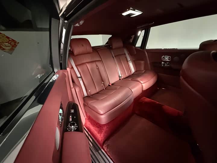 Фото 9 - Rolls-Royce Phantom