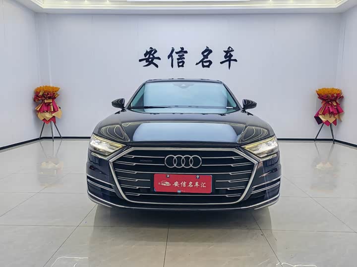 Фото 2 - Audi A8