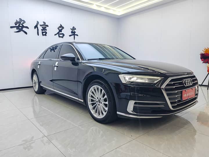 Фото 3 - Audi A8