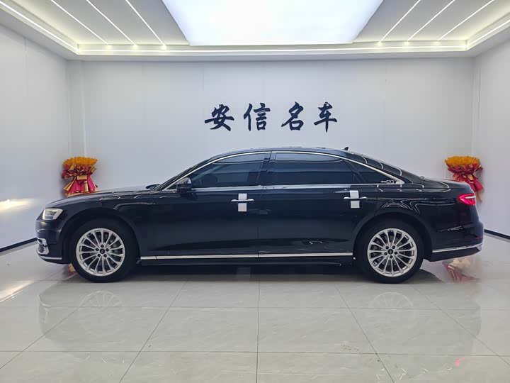 Фото 4 - Audi A8