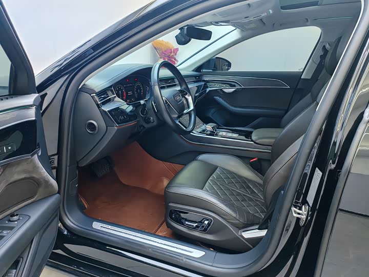 Фото 6 - Audi A8