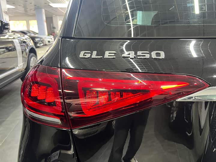 Фото 17 - Mercedes-Benz GLE-Class