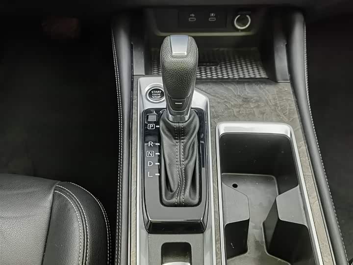 Фото 13 - Nissan Teana