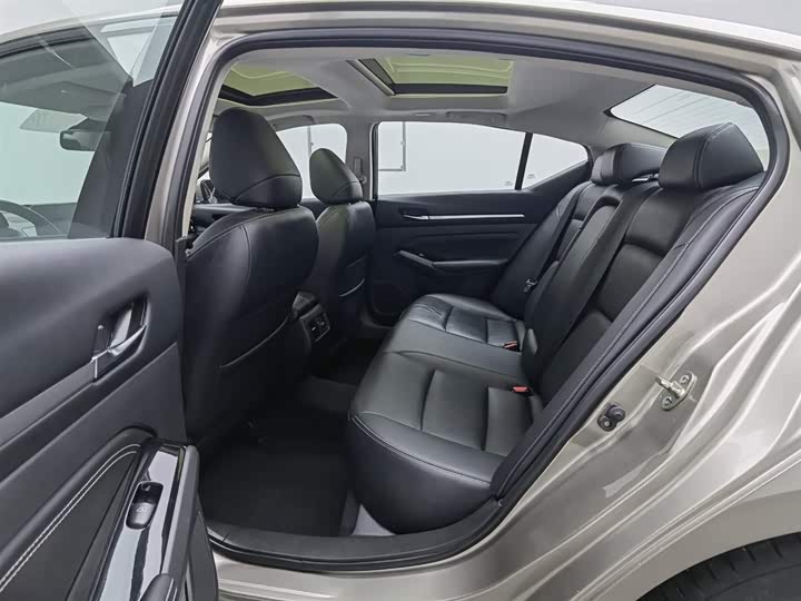 Фото 15 - Nissan Teana