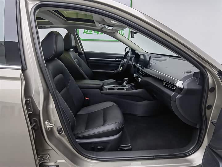 Фото 23 - Nissan Teana