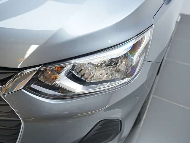 Фото 10 - Chevrolet Onix (Cavalier)