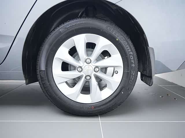 Фото 13 - Chevrolet Onix (Cavalier)