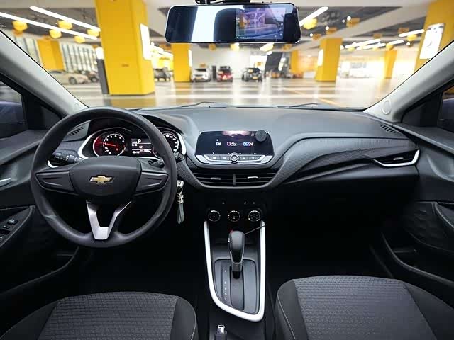 Фото 18 - Chevrolet Onix (Cavalier)